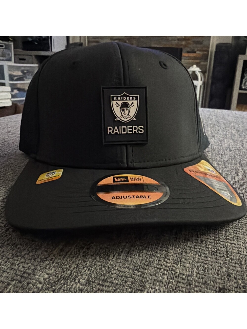 Las Vegas Raiders New Era 2025 NFL Sideline 9SEVENTY Performance Trucker Hat